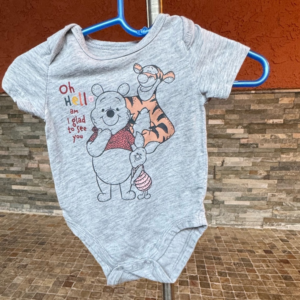 🔴3-6months Disney Winnie the Pooh onesie